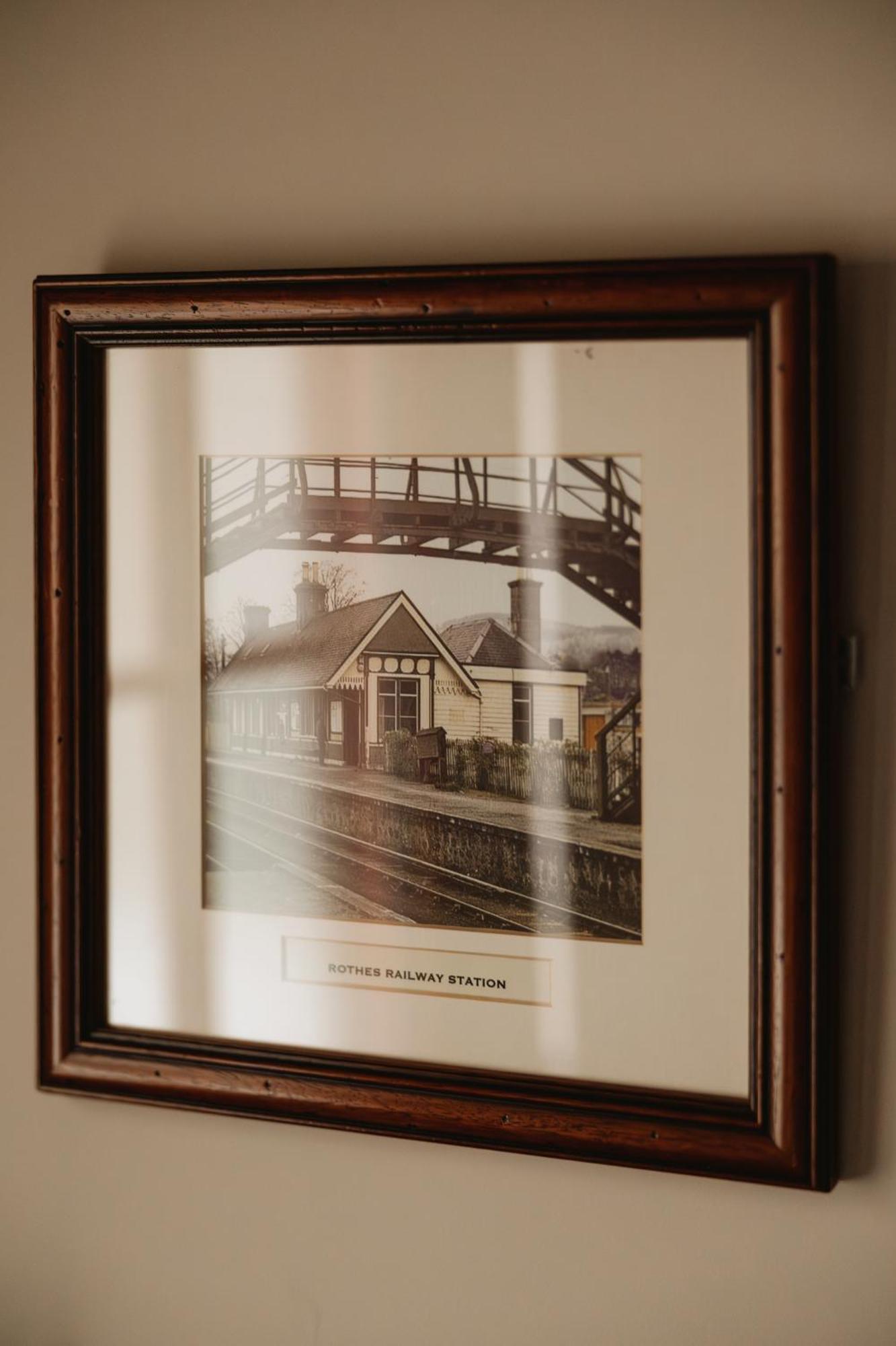The Station Hotel Rothes Екстер'єр фото