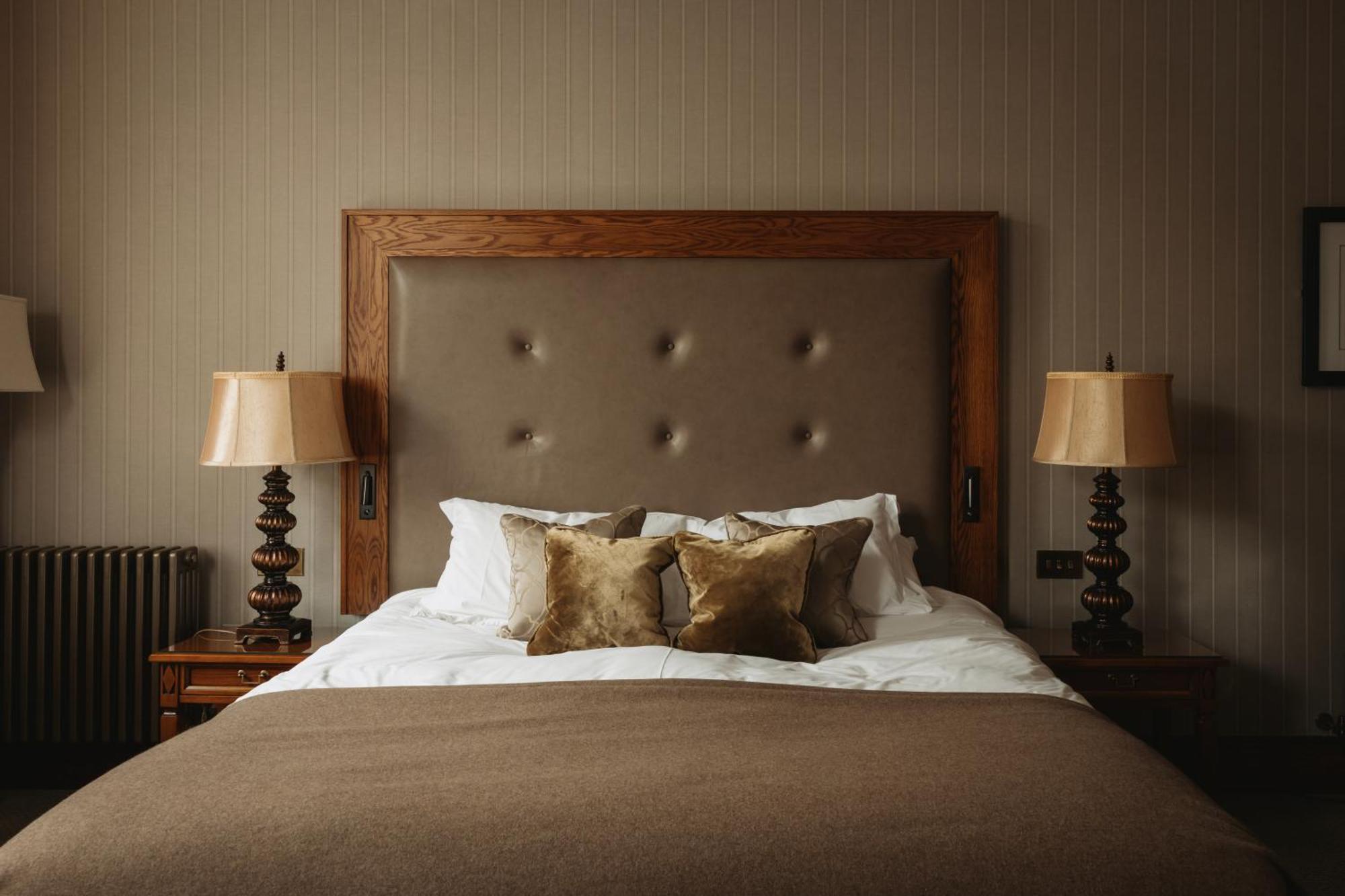 The Station Hotel Rothes Екстер'єр фото